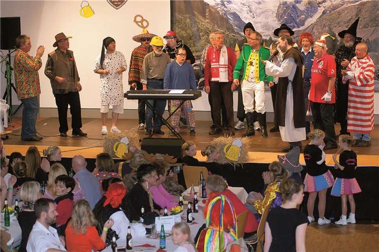 Der MGV Oberhonnefeld sorgte für ausgelassene Stimmung im Saal.