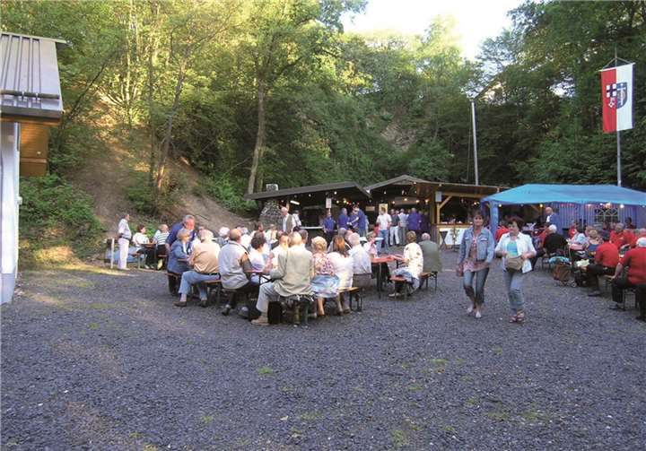 Der MGV St. Katharinen freut sich, mit seinen Gästen ein paar gemütliche und fröhliche Stunden zu verbringen.privat