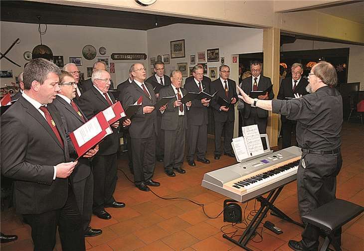 Der MGV sang Lieder zur Weihnacht.