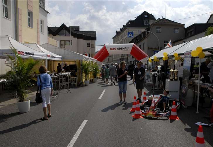 Der MSC Adenau war auch beim Stadt- und Heimatfest in Adenau präsent. Foto: Karl Eckstein/MSC Adenau