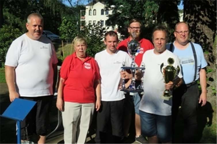 Der MSC Bad Godesberg 1 belegte nach einem Stechen mit dem 1. MGC Ludwigshafen den ersten Platz in der Mannschaftswertung. Privat