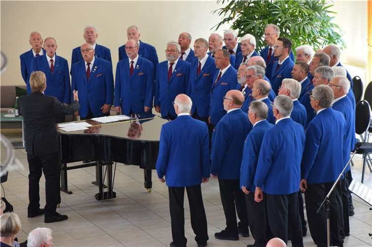 Der Männerchor Bachem konzertiert in der Sankt Anna apelle. Foto: Uwe Höllger