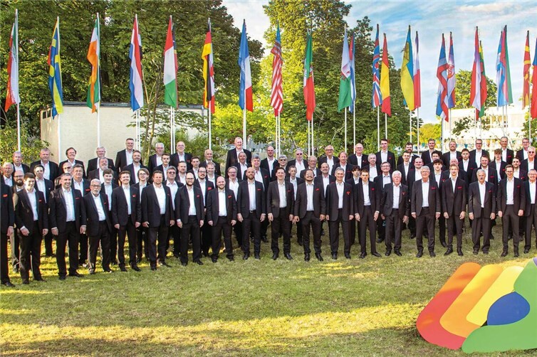 Der Männerchor HARMONIE Lindenholzhausen unter Leitung von Jürgen Faßbender zählt zu den international erfolgreichen Spitzenchören.