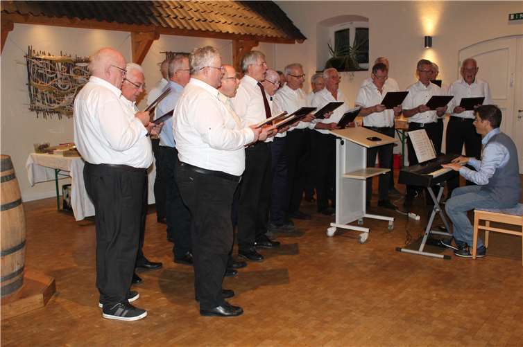 Der Männerchor Loreley Dernau unter Leitung von Markus Prange.