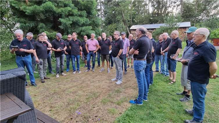 Der Männerchor Plaidt beendete sein sängerisches erstes Halbjahr mit einem sommerlichen „Gartenständchen“.  Foto: privat