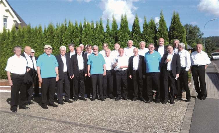 Der Männerchor der Chorgemeinschaft Nickenich belegte in der Klasse M 2 (Männerchöre 41 bis 54 Sänger) mit 338 Punkten den zweiten Platz.Privat