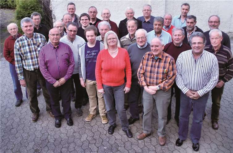 Der Männergesangsverein, zusammen mit Kreischorleiterin Barbara Nöst-Bunz und den weiteren freiwilligen Sängern. Privat