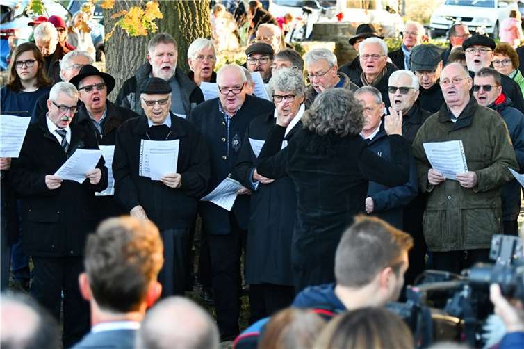 Der Männergesangverein Eintracht Westum gestaltete die Feier musikalisch mit.