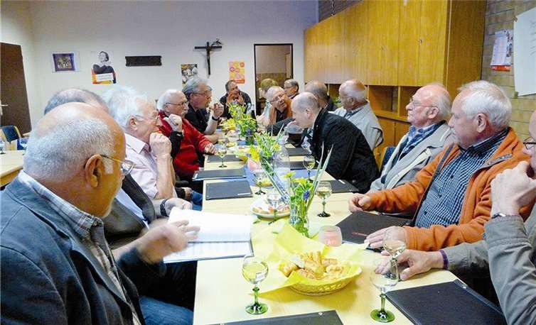 Der Männergesangverein Löf unterstützte die Frauengemeinschaft tatkräftig mit vier Liedern. Privat