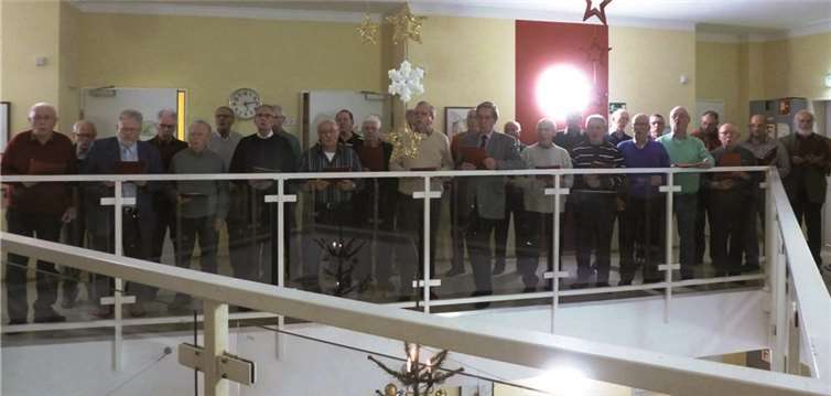 Der Männergesangverein Oberbieber erfreute mit seinen Liedern die Bewohner der Seniorenresidenz. privat