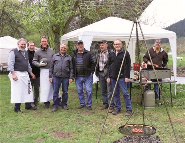 Der Männergesangverein feierte sein Maifest am Pumpenhäuschen. SES