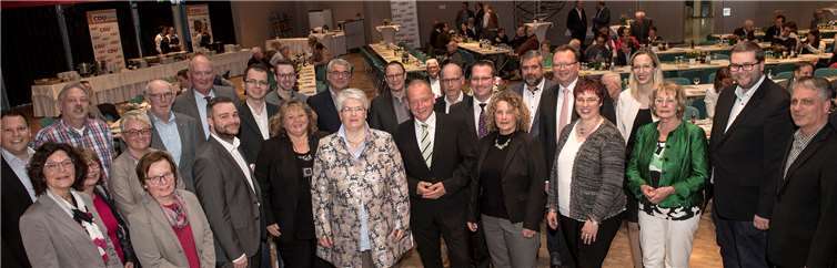 Der Maifelder CDU Empfang war bestens besucht und die Spitzenkandidaten der drei größten Kommunen Münstermaifeld (Claudia Schneider), Ochtendung (Alexandra Röder) und Polch (Gerd Klasen) konnten bei der Podiumsdiskussion ihre zukünftige Arbeit vorstellen. Fotos: CDU Maifeld