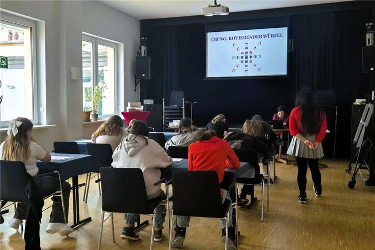 Der Manga-Zeichenworkshop wurde gut angenommen. Foto: Nasti Houshmand / Stadtverwaltung Lahnstein
