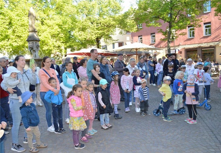 Der Marktplatz war gut besucht.