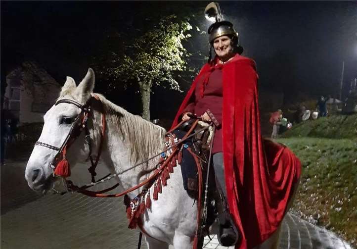 Der Martinszug folgte St. Martin zu Pferde in den Bommert.