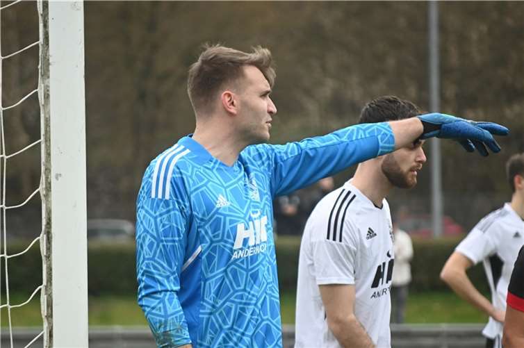 Der Mayener Torhüter Tim Scherrer konnte eine noch höhere Niederlage verhindern, unter anderem parierte er einen Foulelfmeter von David Quandel.  Foto: SK