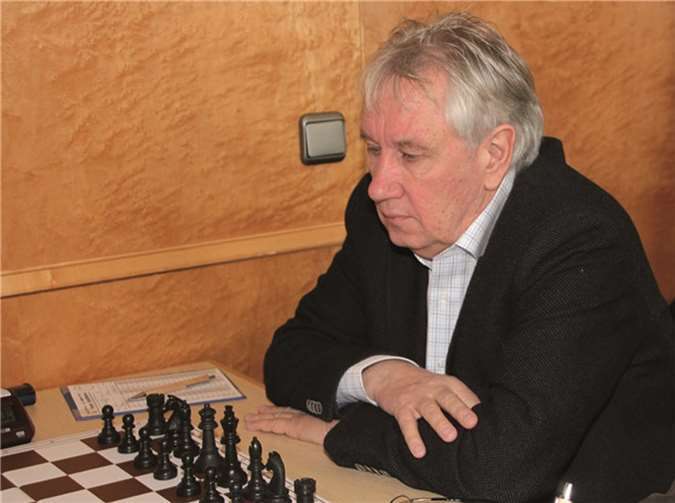 Der Meckenheimer Hans Lotzien ist als Blitzexperte bekannt. privat