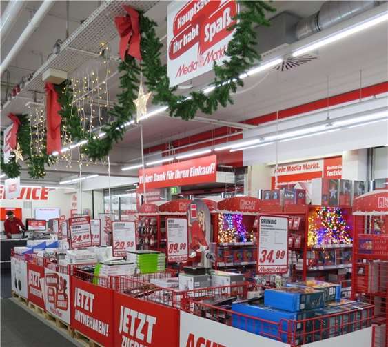 Der Media Markt Koblenz empfängt seine Kunden in schmucker Weihnachtsdekoration und zeigt in allen Abteilungen die neuesten Trends. Media Markt