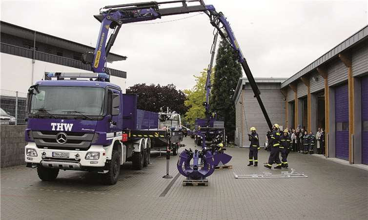 Der Mercedes Actros 6x6 Neuwagen wurde im Beisein der Bendorfer Bevölkerung demonstriert.Privat