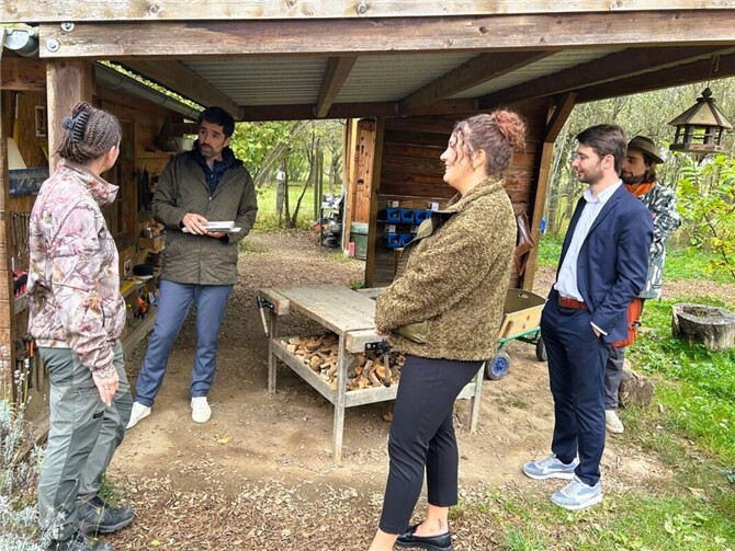 Natur als Lernraum Der Minister ließ sich ausführlich das Konzept der Einrichtung erläutern. Foto: Sybil Sasse / Stadtverwaltung Lahnstein