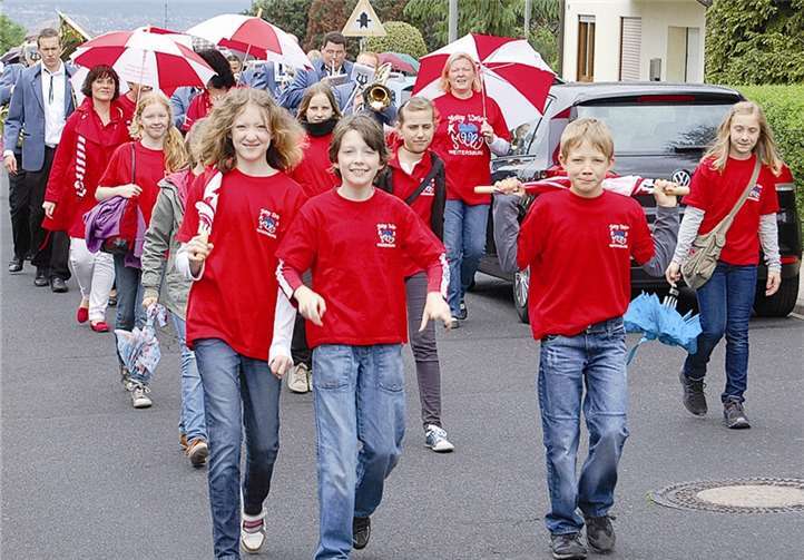 Der Möhnenverein beim Kirmesumzug 2012. privat