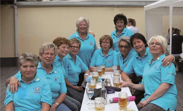 Der Möhnenvorstand der „Scheene Kenne“ zeigte sich in bester Feierlaune.Peter