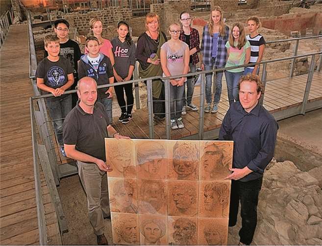 Der „Montagskurs“ der Malschule zeigt Interpretation der Bunten Kuh in der Roemervilla. W. Mertens