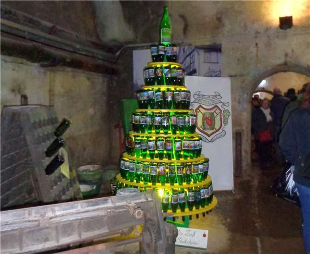 Der Mosel-Wein-Nachts-Markt in den unterirdischen Kellergewölben.