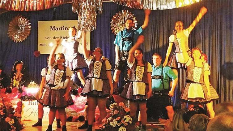 Der Mosella Tanzverein eröffnet die neue Session mit dem neuen Showtanz in Ruitsch. privat