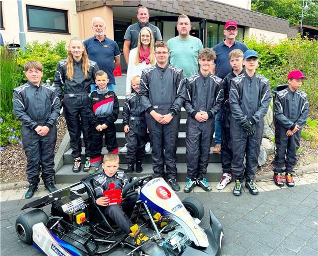 Der Motorsportclub Kempenich e.V. freut sich über die Unterstützung der Kreissparkasse Ahrweiler.  Foto: Hans-Josef Schneider