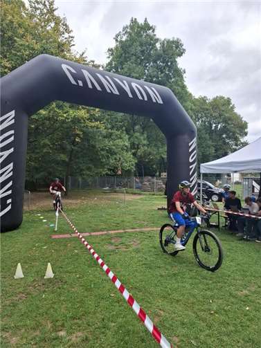Der Mountainbike-Wettkampf der Schulen.