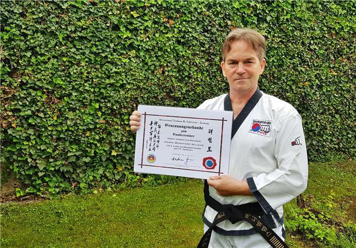 Erfahrung und Fleiß zahlte sich auch bei einer Online-WM aus Der Mülheim-Kärlicher Bernie Willems wurde vom Präsidium der International Taekwondo Federation zum Bundestrainer ernannt.