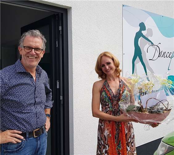 Ein neues Zeitalter für die Tanzschule Dancepoint Der Mülheim-Kärlicher Stadtbürgermeister Gerd Harner gratulierte Natasche König mit herzlichen Worten zur Neueröffnung.