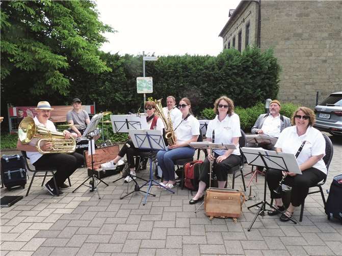 Der Musikverein Bell sorgte unter der Leitung von German Heuft für gute Laune.