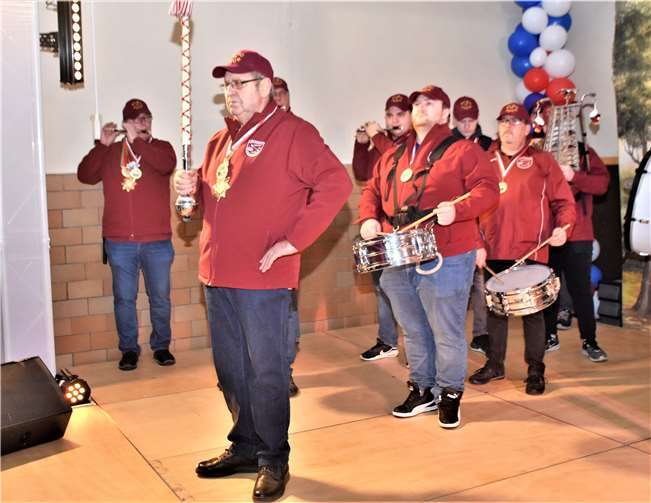 Der Musikverein „Echo“ Niederdrees, unter der Leitung von Paul Raaf,unterstütze die Stadtsoldaten bei ihrem Einmarsch.