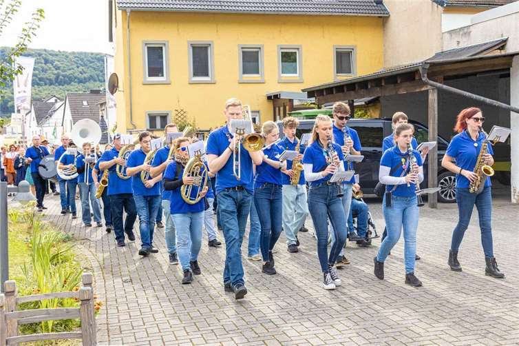 Der Musikverein Leutesdorf beim traditionellen Umzug in Leutesdorf.Foto: privat