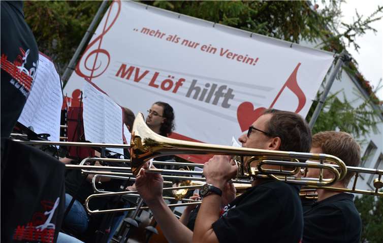 Der Musikverein Löf startete mit der Veranstaltungseine Aktion „Der Musikverein Löf hilft“. Fotos: privat