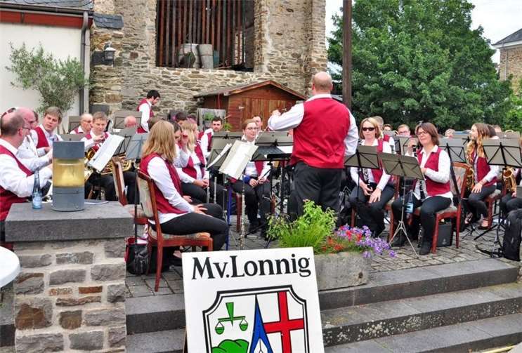 Der Musikverein Lonnigbegeisterte das Publikum mit seiner Musikeinlage.
