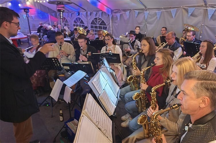 Der Musikverein Polch e.V. sorgte für zünftige Oktoberfeststimmung beim Viedeler Burfest.
