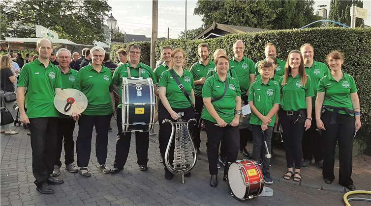 Der „Musikverein Schützen Einig“ war beim Kirmesumzug bereits zum fünften Mal dabei.