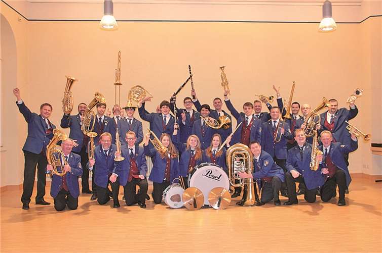 Der Musikverein Treis erwartet seine Besucher zu besinnlichen und fröhlic-heiteren Melodieen. privat