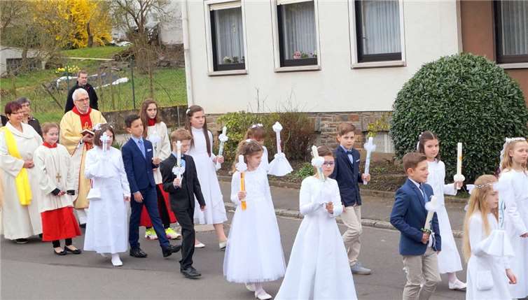 Der Musikverein Treis unter Dirigent Mathias Quint übernahmtraditionell den musikalischen Rahmen der kleinen Prozession.