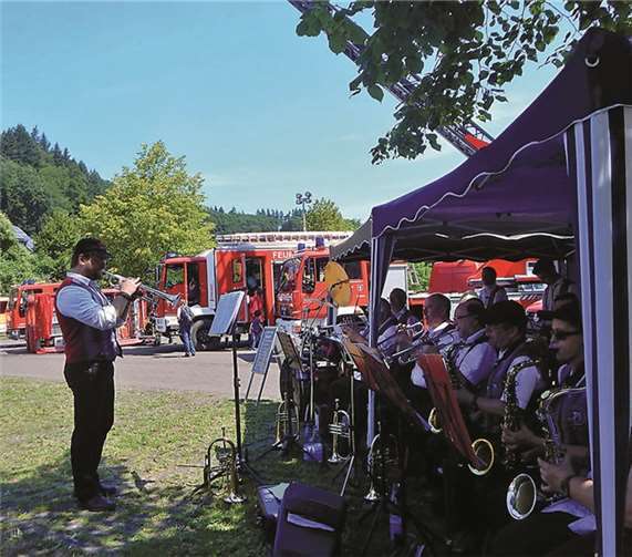 Der Musikzug Bendorf unterhielt die Besucher beim musikalischen Frühschoppen. GM