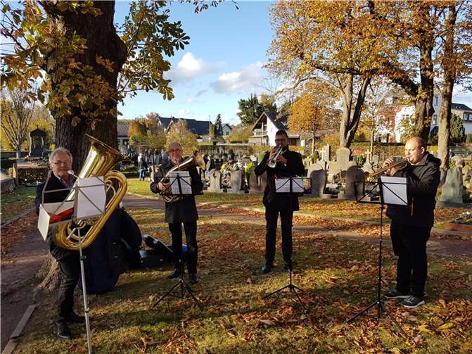 Der Musikzug Rot-Weiß Plaidt e.V. gestaltete das Allerheiligenfest sowie die Gräbersegnung mit.Foto: privat