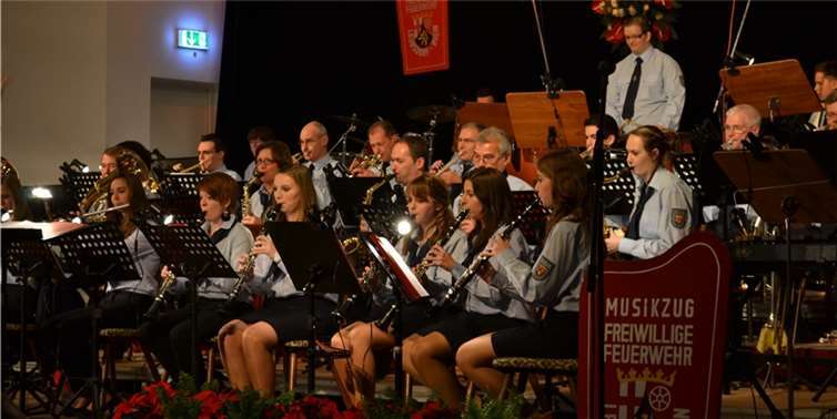 Der Musikzug der Freiwilligen Feuerwehr Leubsdorf spielt ein umfangreiches Programm von Barock bis Jazz und von Marschmusik bis zu bekannten Fernseh-Melodien. Privat
