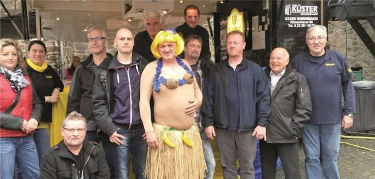 Der NCR zur Maikirmes in Rheinbach. NCR „Blau-Gold“