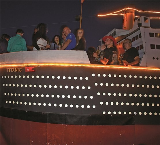 Der Nachbau der Titanic ist ein Magnet für die Besucher.