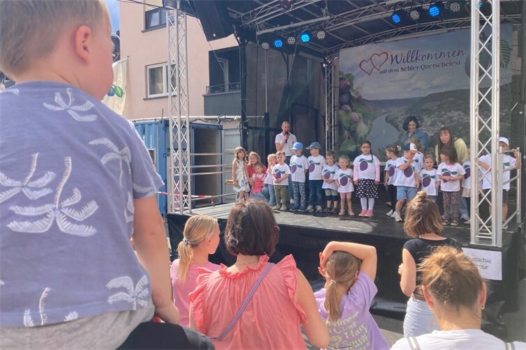 Quetschefest in Cochem-Sehl feiert 60. Jubiläum mit Festumzug und Köstlichkeiten