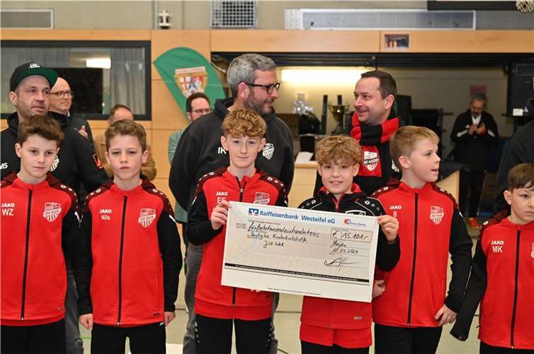 Der Nachwuchs der JSG ISLEK steuerte sage und schreibe 15.101 Euro für den guten Zweck bei.  Fotos: SK
