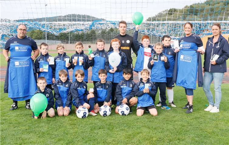 Der Nachwuchs durfte sich über neue Allwetterjacken freuen.Foto: privat